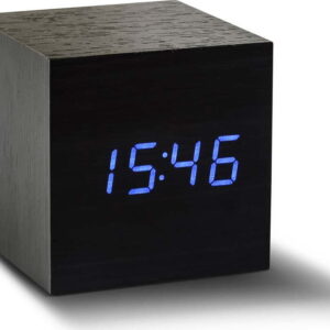 Černý budík s modrým LED displejem Gingko Cube Click Clock. Nejlepší citáty o lásce